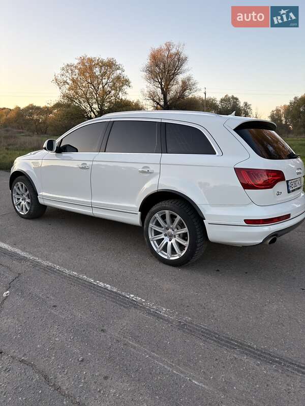 Внедорожник / Кроссовер Audi Q7 2014 в Ямполе