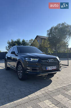 Позашляховик / Кросовер Audi Q7 2017 в Городку