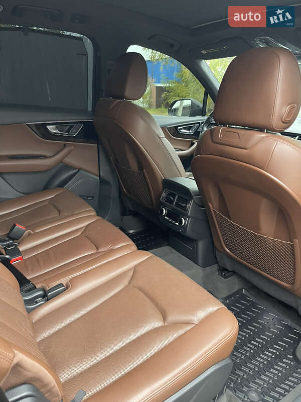 Внедорожник / Кроссовер Audi Q7 2016 в Киеве