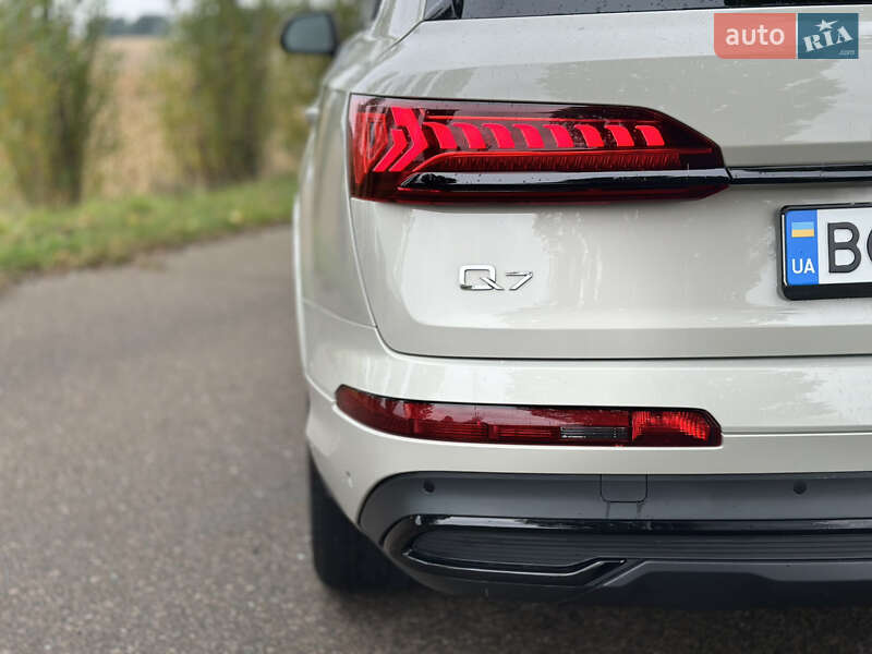 Внедорожник / Кроссовер Audi Q7 2022 в Киеве