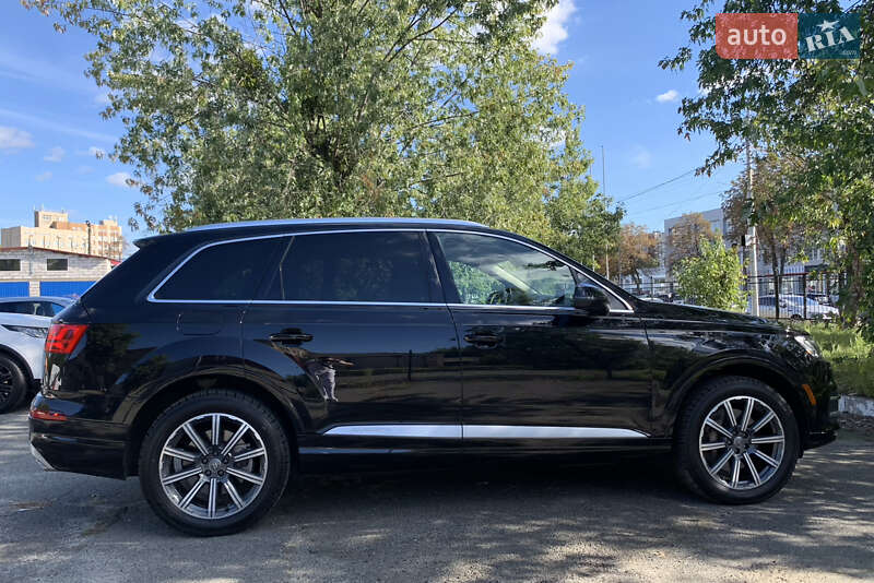 Внедорожник / Кроссовер Audi Q7 2016 в Киеве
