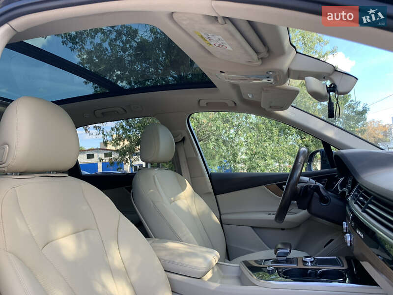 Внедорожник / Кроссовер Audi Q7 2016 в Киеве