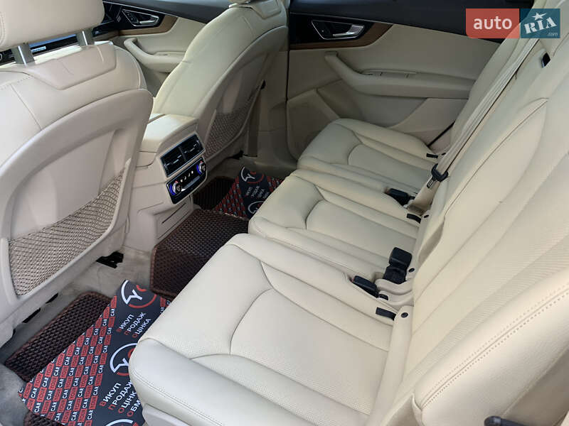 Внедорожник / Кроссовер Audi Q7 2016 в Киеве