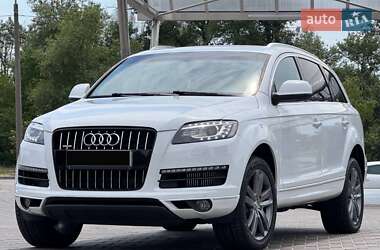 Позашляховик / Кросовер Audi Q7 2015 в  фото 4 Позашляховик / Кросовер Audi Q7 2015 в