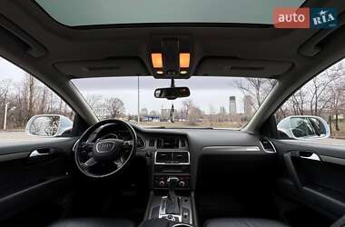 Позашляховик / Кросовер Audi Q7 2015 в  фото 16 Позашляховик / Кросовер Audi Q7 2015 в