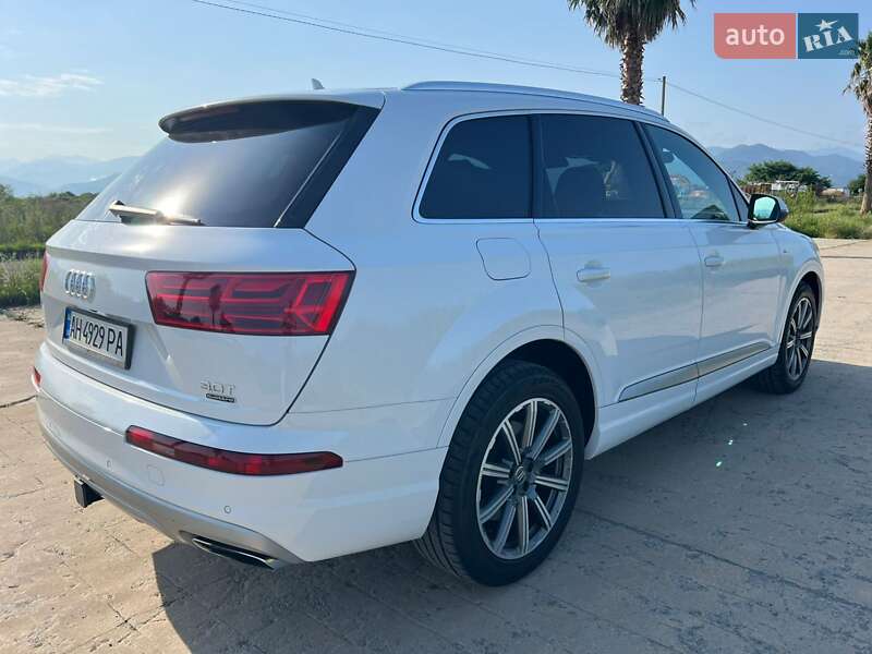Внедорожник / Кроссовер Audi Q7 2018 в Киеве