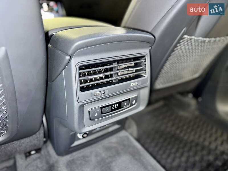 Позашляховик / Кросовер Audi Q7 2019 в Києві фото 27 Позашляховик / Кросовер Audi Q7 2019 в Києві