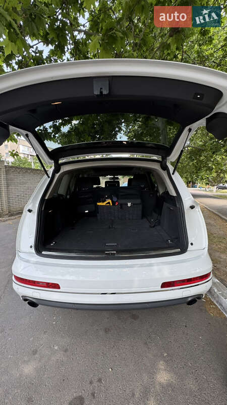 Позашляховик / Кросовер Audi Q7 2011 в Ізмаїлі