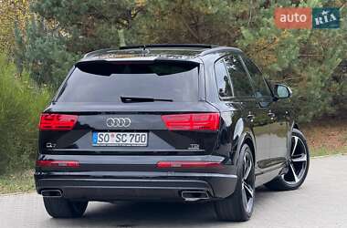 Позашляховик / Кросовер Audi Q7 2017 в  фото 53 Позашляховик / Кросовер Audi Q7 2017 в