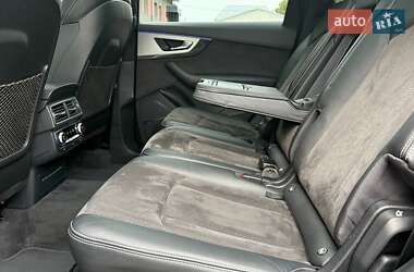 Позашляховик / Кросовер Audi Q7 2017 в  фото 71 Позашляховик / Кросовер Audi Q7 2017 в