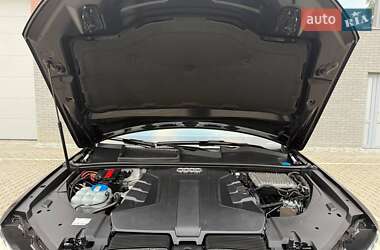 Позашляховик / Кросовер Audi Q7 2017 в  фото 110 Позашляховик / Кросовер Audi Q7 2017 в