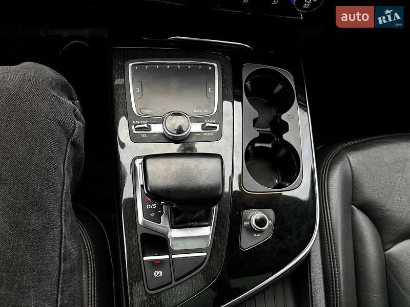 Внедорожник / Кроссовер Audi Q7 2016 в Киеве