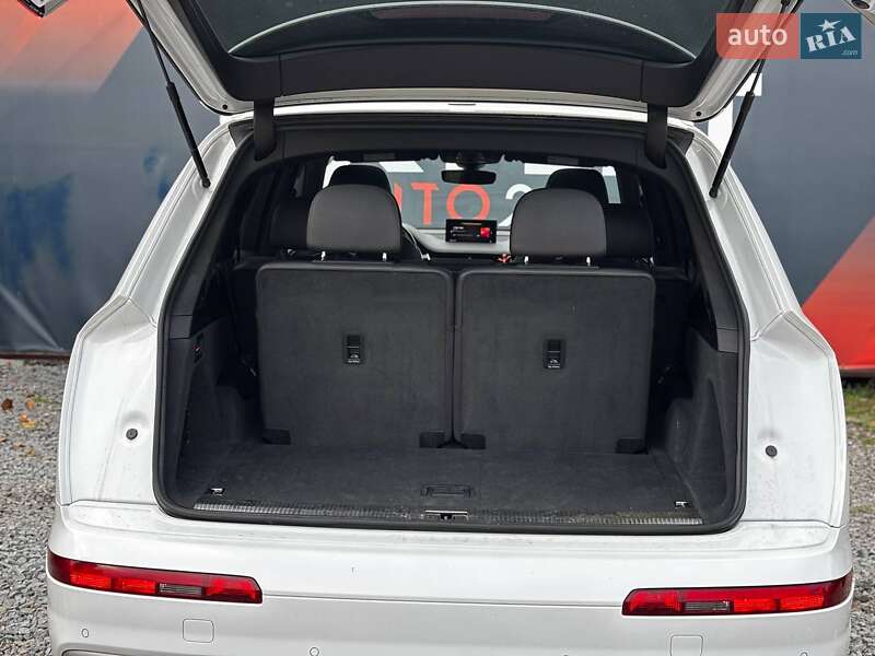 Внедорожник / Кроссовер Audi Q7 2016 в Киеве