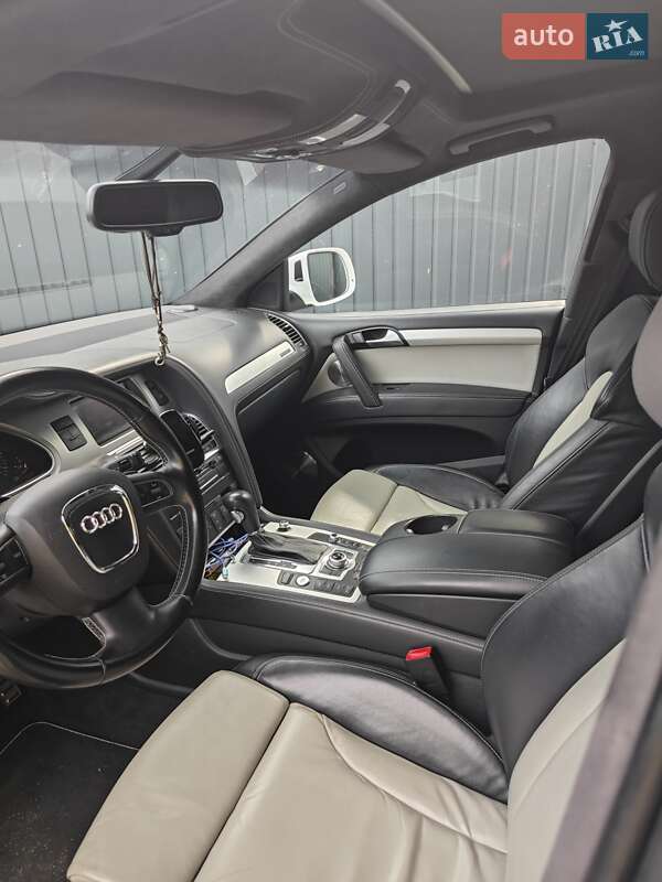 Позашляховик / Кросовер Audi Q7 2011 в Тернополі