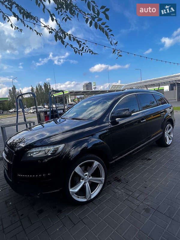 Позашляховик / Кросовер Audi Q7 2014 в Дніпрі фото 18 Позашляховик / Кросовер Audi Q7 2014 в Дніпрі