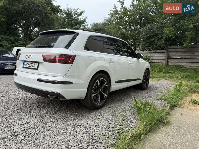 Позашляховик / Кросовер Audi Q7 2016 в Львові