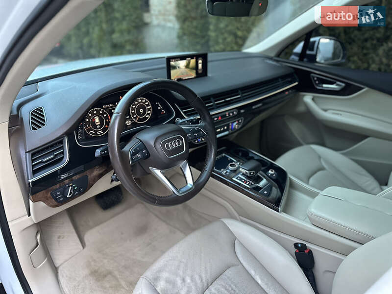Позашляховик / Кросовер Audi Q7 2016 в Львові