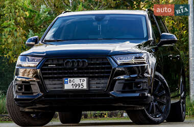 Позашляховик / Кросовер Audi Q7 2017 в  фото 4 Позашляховик / Кросовер Audi Q7 2017 в