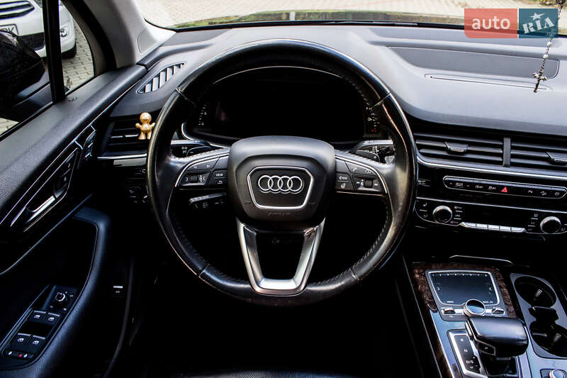 Позашляховик / Кросовер Audi Q7 2017 в Львові