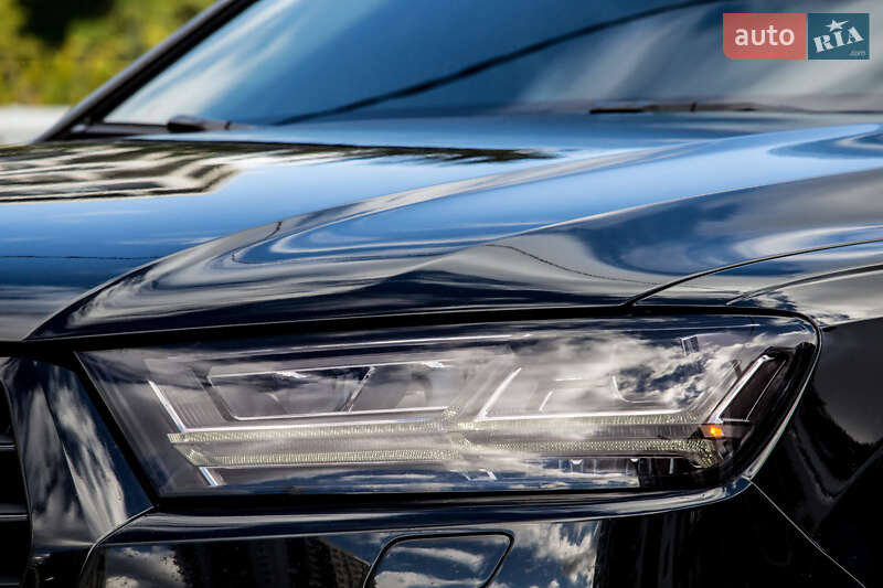 Позашляховик / Кросовер Audi Q7 2017 в Львові