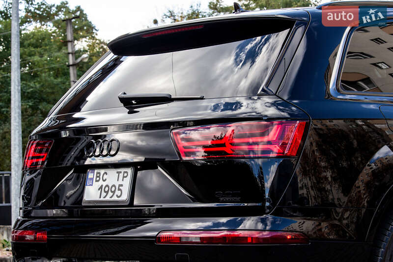 Позашляховик / Кросовер Audi Q7 2017 в Львові