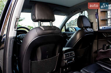 Позашляховик / Кросовер Audi Q7 2017 в  фото 45 Позашляховик / Кросовер Audi Q7 2017 в
