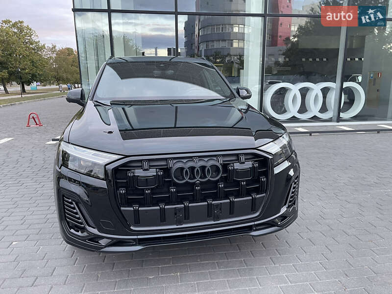 Позашляховик / Кросовер Audi Q7 2024 в Ужгороді