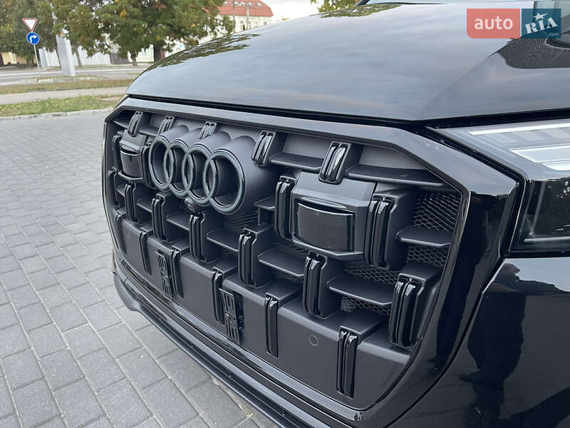 Позашляховик / Кросовер Audi Q7 2024 в Ужгороді