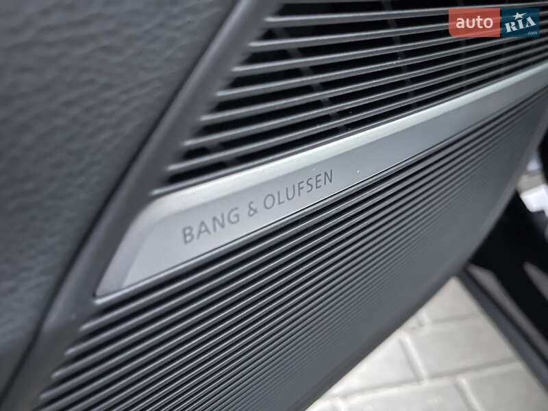 Позашляховик / Кросовер Audi Q7 2024 в Ужгороді