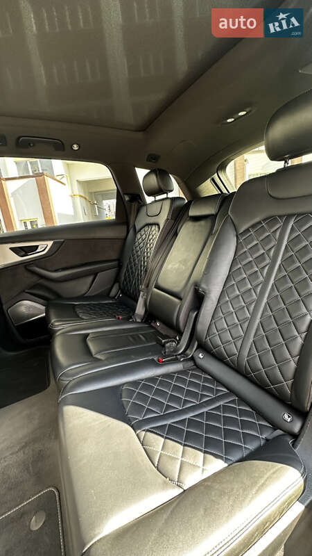 Позашляховик / Кросовер Audi Q7 2017 в Києві фото 16 Позашляховик / Кросовер Audi Q7 2017 в Києві