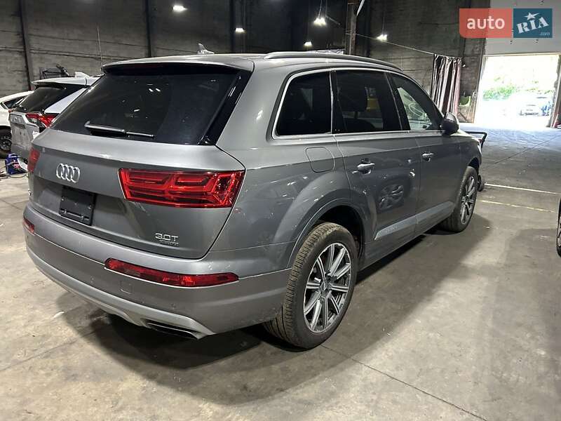 Внедорожник / Кроссовер Audi Q7 2017 в Киеве