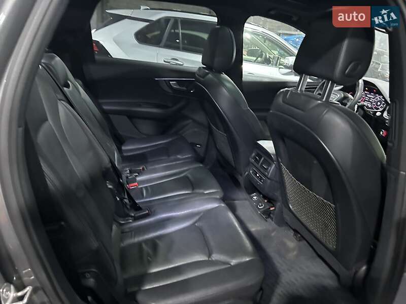Внедорожник / Кроссовер Audi Q7 2017 в Киеве