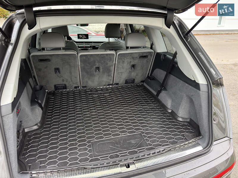 Внедорожник / Кроссовер Audi Q7 2019 в Полтаве