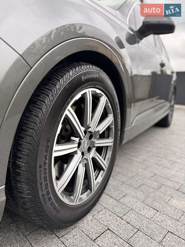 Внедорожник / Кроссовер Audi Q7 2017 в Богородчанах