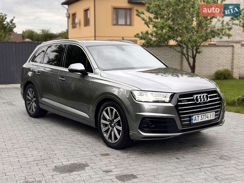 Внедорожник / Кроссовер Audi Q7 2017 в Богородчанах