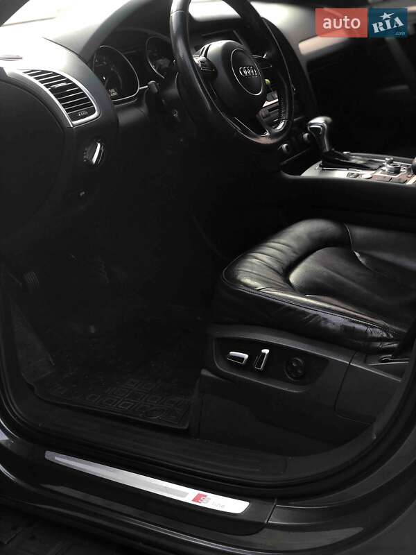 Позашляховик / Кросовер Audi Q7 2015 в Львові