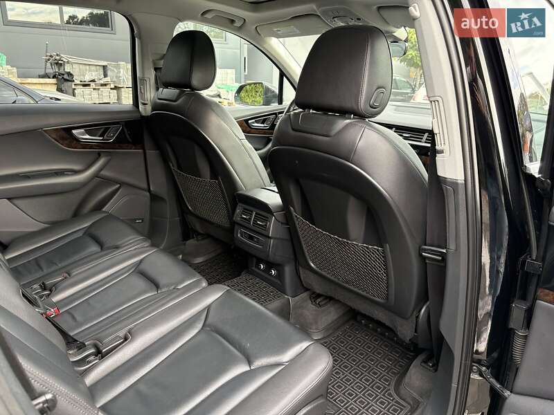 Позашляховик / Кросовер Audi Q7 2018 в Луцьку