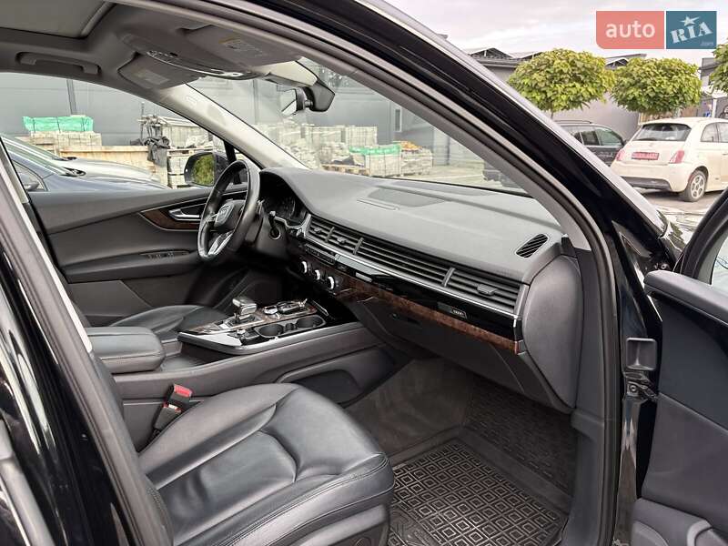 Позашляховик / Кросовер Audi Q7 2018 в Луцьку