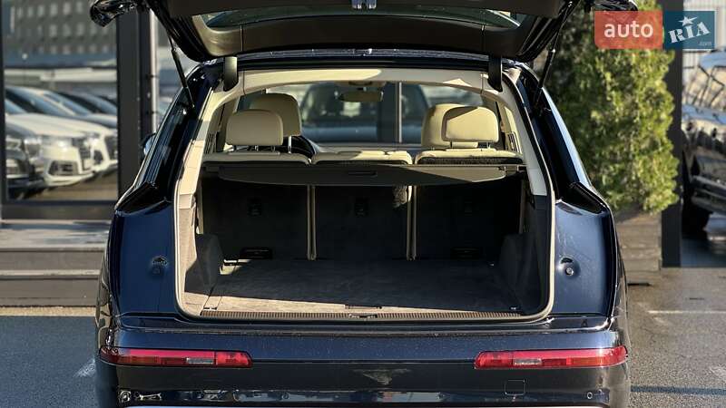 Позашляховик / Кросовер Audi Q7 2016 в Києві