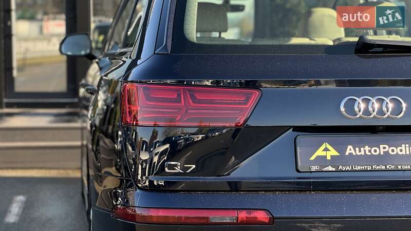 Позашляховик / Кросовер Audi Q7 2016 в Києві