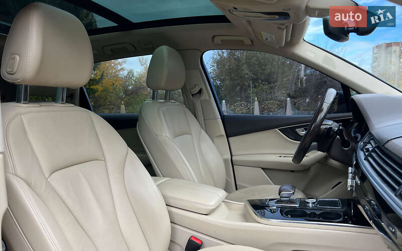 Позашляховик / Кросовер Audi Q7 2019 в Львові