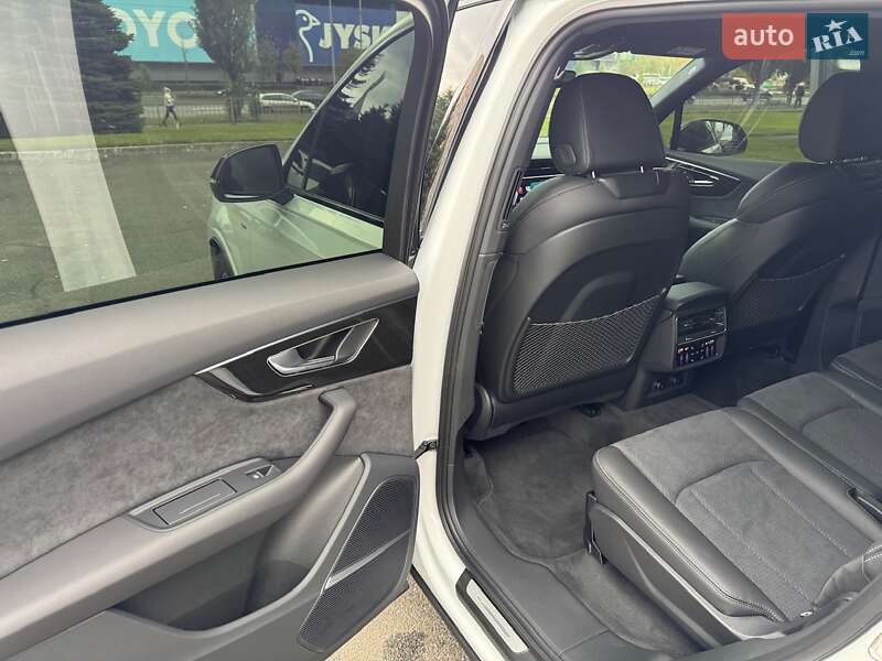 Внедорожник / Кроссовер Audi Q7 2025 в Киеве фото 80 Внедорожник / Кроссовер Audi Q7 2025 в Киеве
