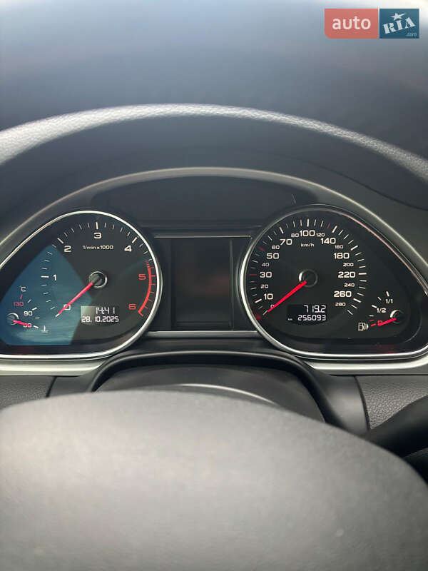 Позашляховик / Кросовер Audi Q7 2012 в Києві