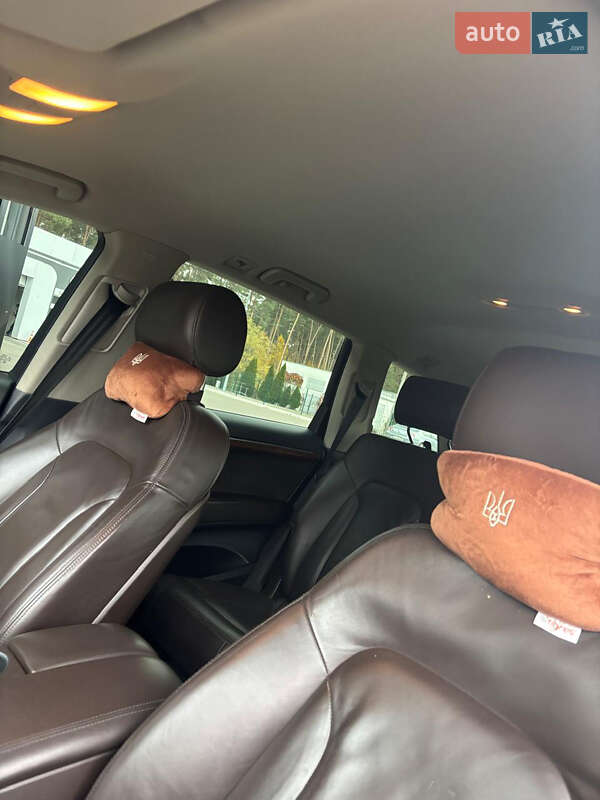 Позашляховик / Кросовер Audi Q7 2012 в Києві