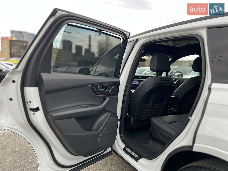 Внедорожник / Кроссовер Audi Q7 2022 в Киеве фото 24 Внедорожник / Кроссовер Audi Q7 2022 в Киеве