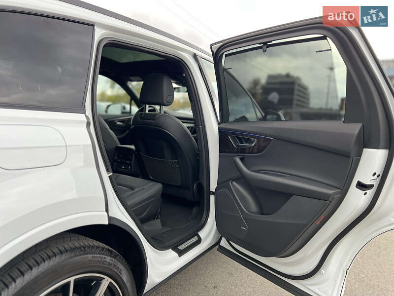 Внедорожник / Кроссовер Audi Q7 2022 в Киеве фото 31 Внедорожник / Кроссовер Audi Q7 2022 в Киеве