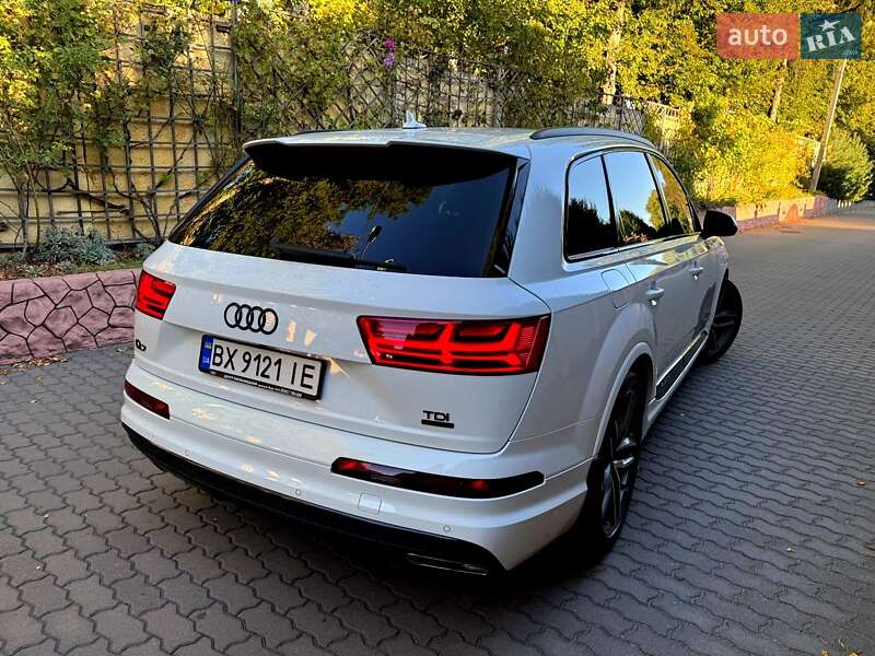Внедорожник / Кроссовер Audi Q7 2017 в Хмельницком