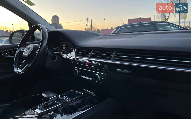 Внедорожник / Кроссовер Audi Q7 2017 в Коломые