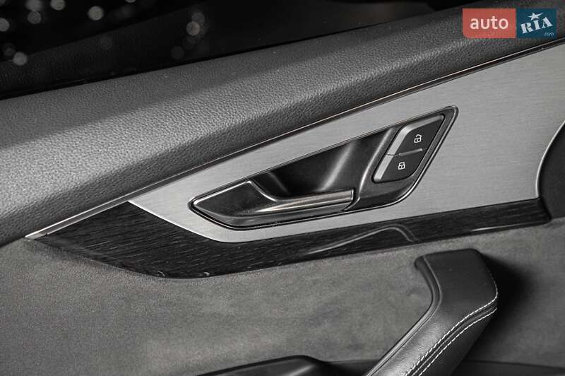 Позашляховик / Кросовер Audi Q7 2015 в Одесі фото 57 Позашляховик / Кросовер Audi Q7 2015 в Одесі