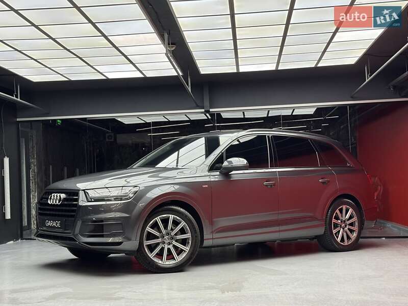 Позашляховик / Кросовер Audi Q7 2019 в Києві